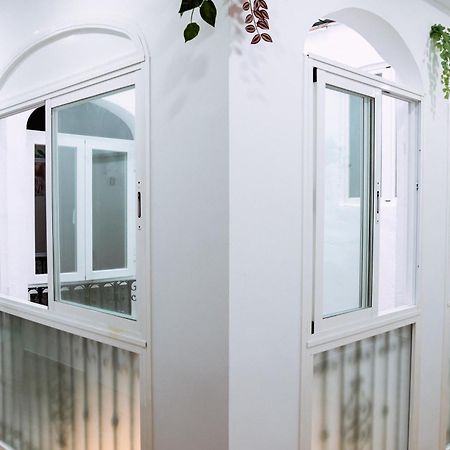 Triana Riverside Guesthouse Севиля Екстериор снимка