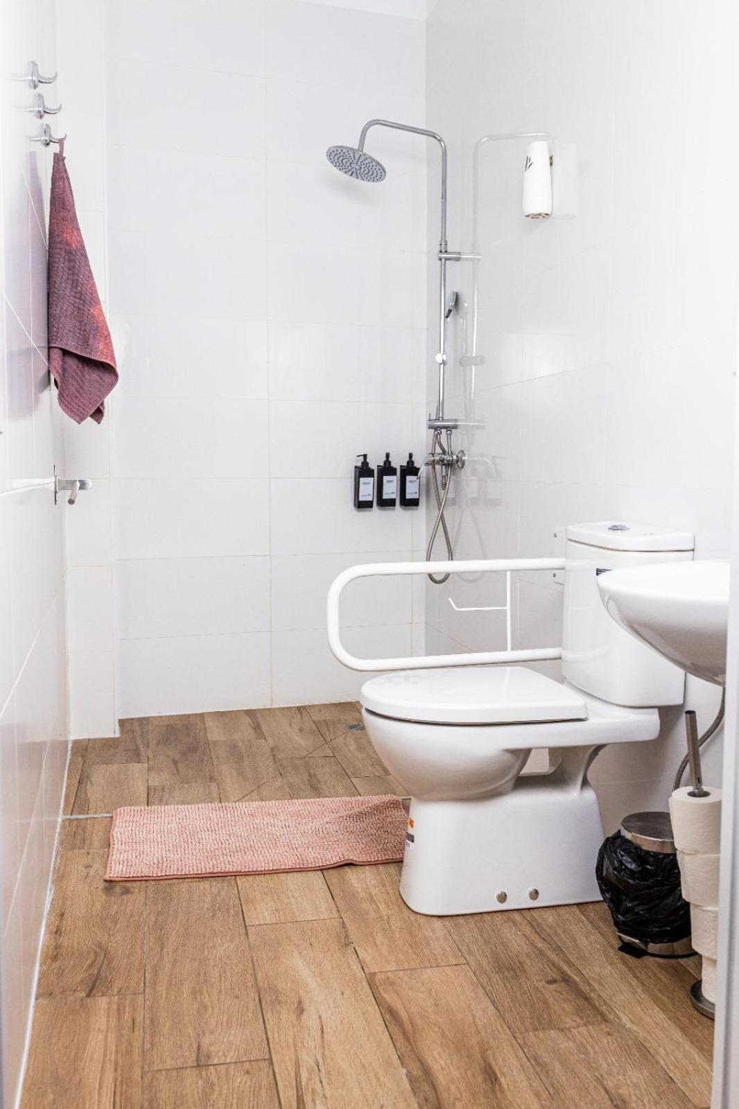 Triana Riverside Guesthouse Севиля Екстериор снимка