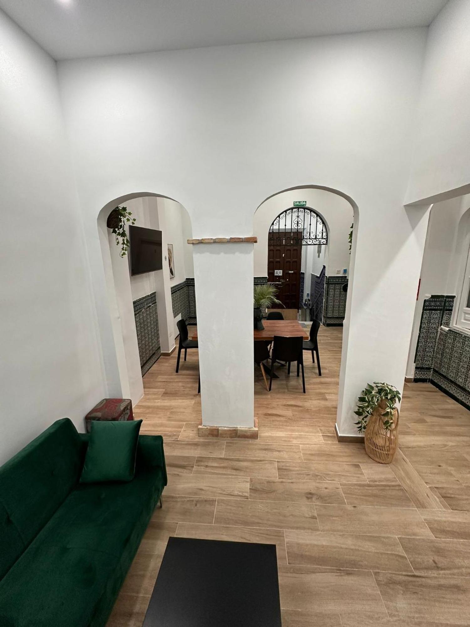 Triana Riverside Guesthouse Севиля Екстериор снимка