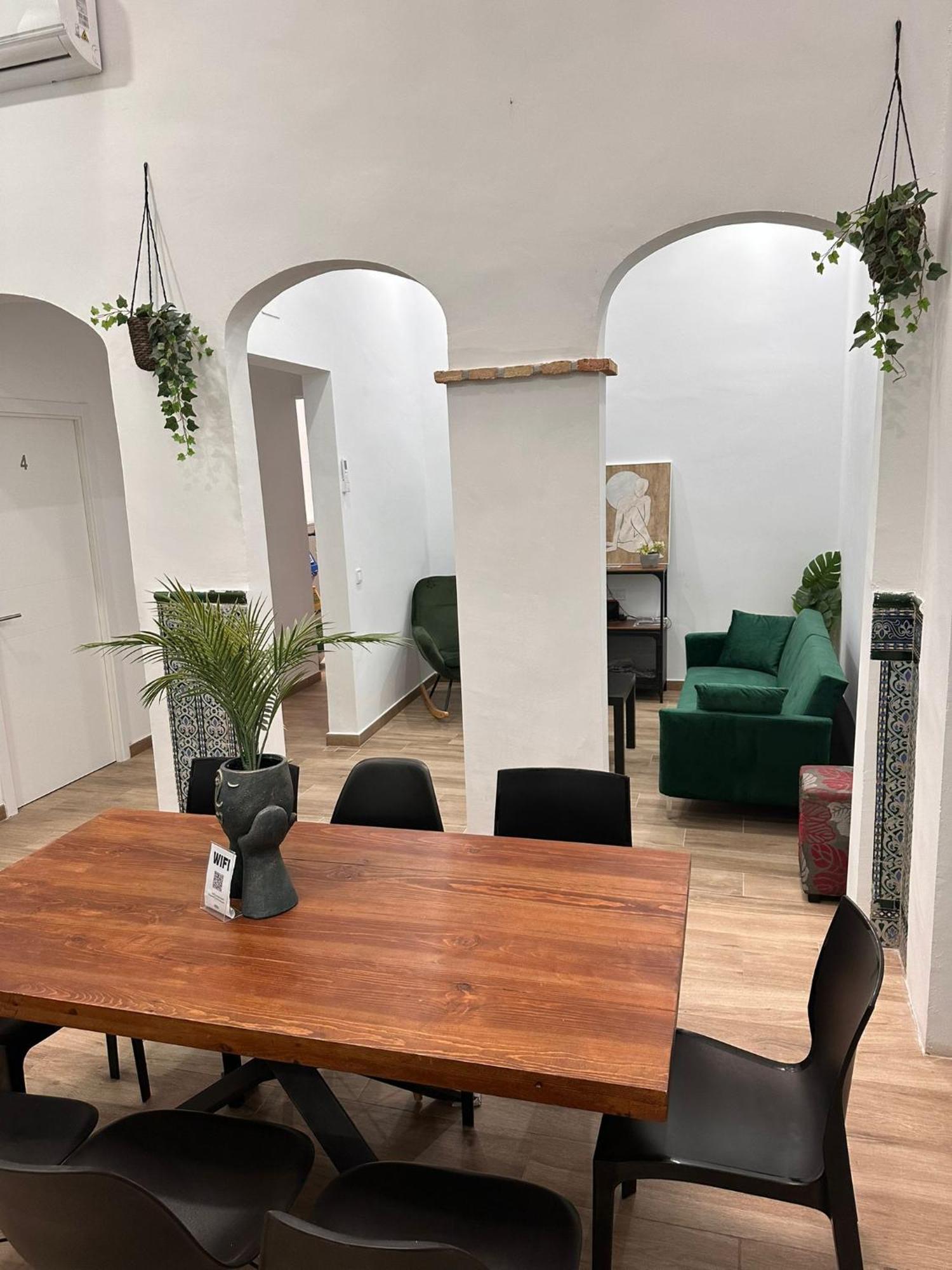 Triana Riverside Guesthouse Севиля Екстериор снимка