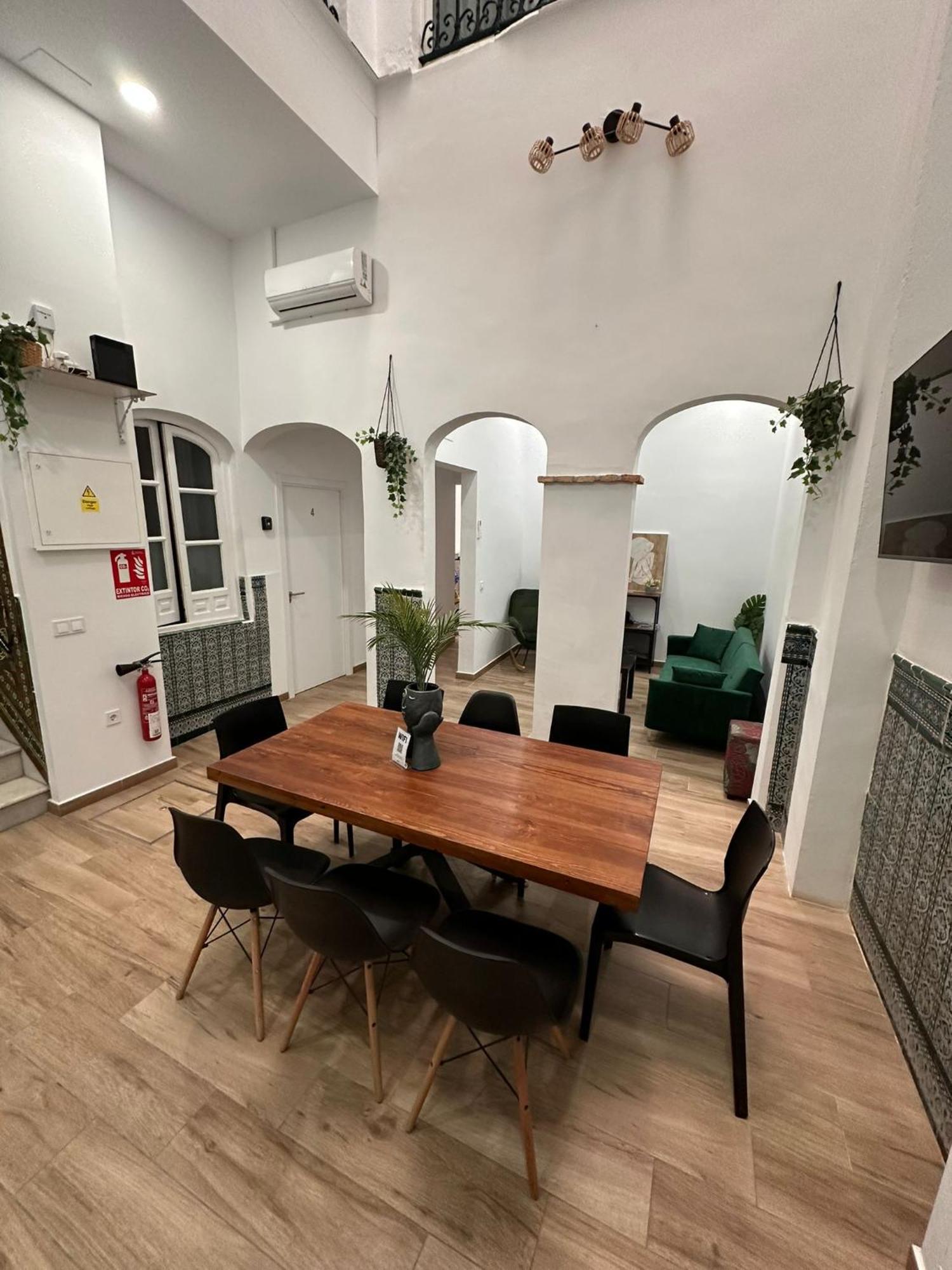 Triana Riverside Guesthouse Севиля Екстериор снимка