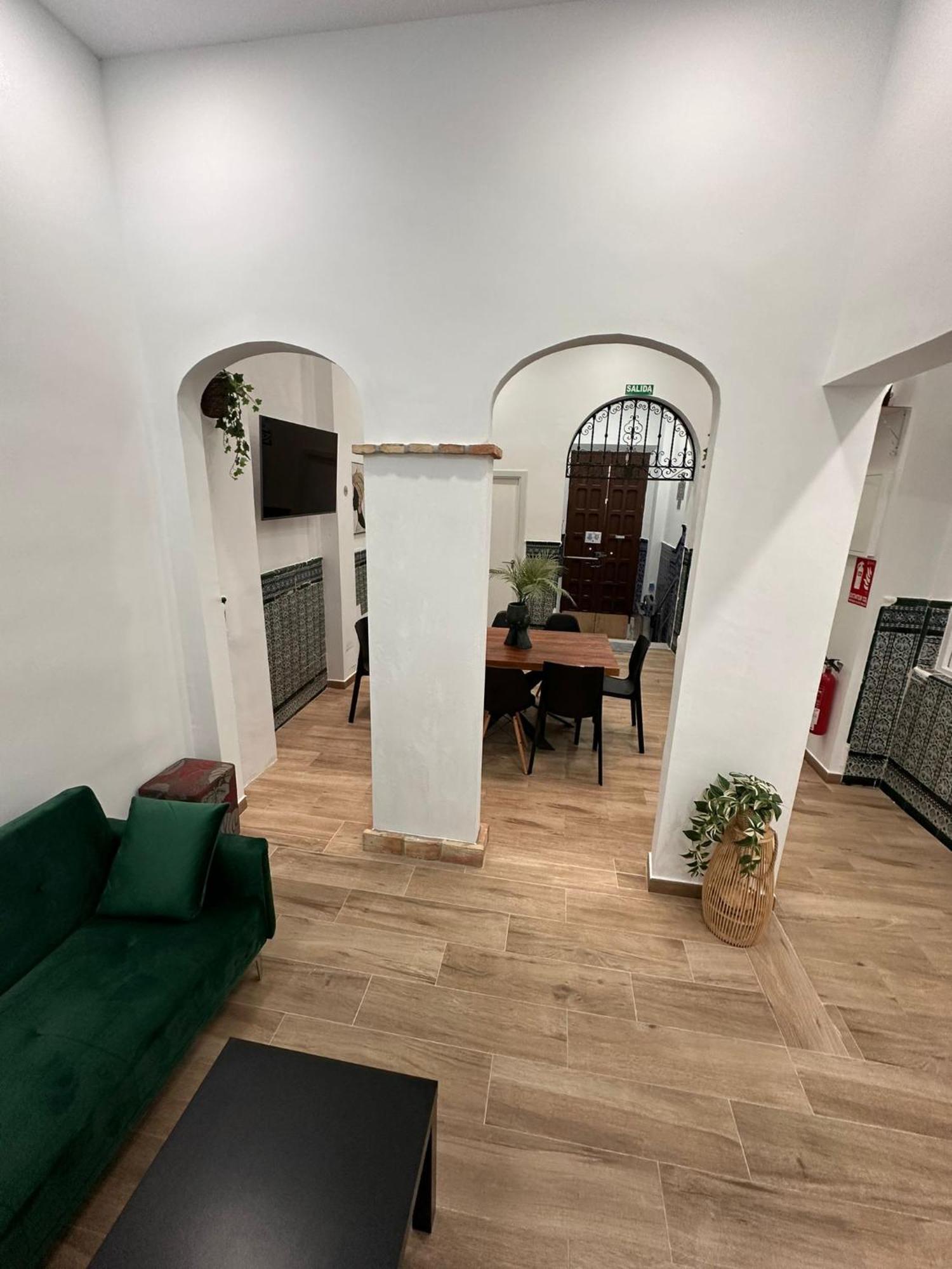 Triana Riverside Guesthouse Севиля Екстериор снимка
