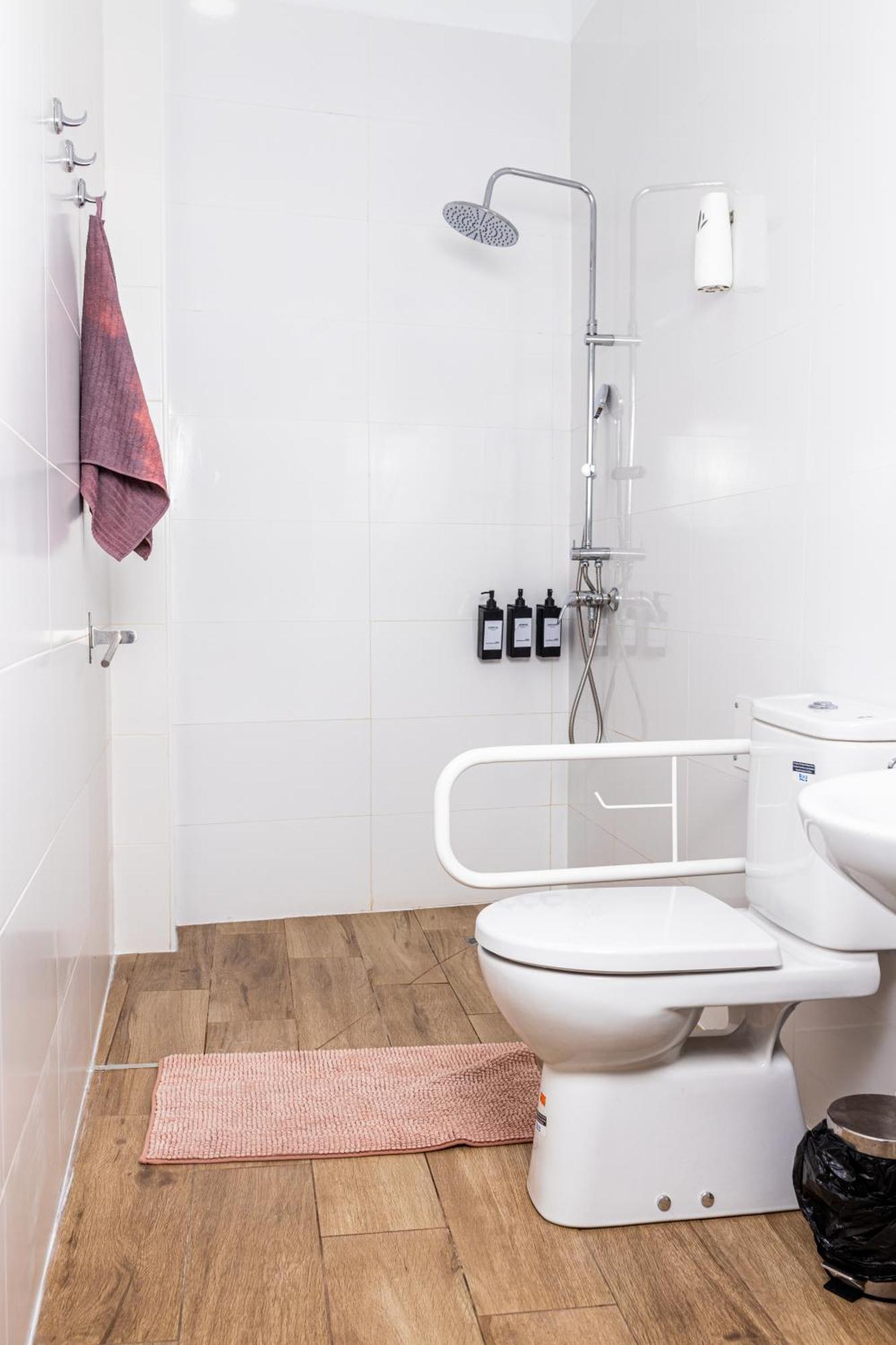 Triana Riverside Guesthouse Севиля Екстериор снимка