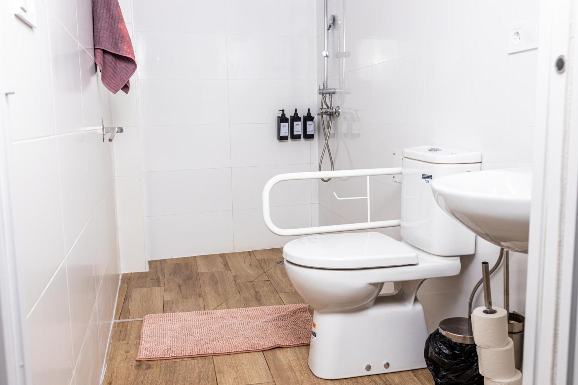 Triana Riverside Guesthouse Севиля Екстериор снимка
